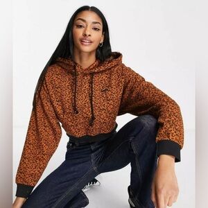 Levi’s brand Junior Cheetah Print Crop Hoodie, sz M. String is missing. Like new